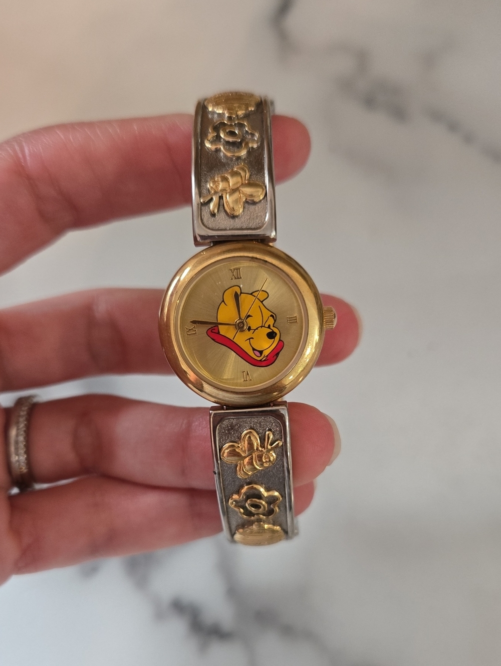 Vintage Women's Two Tone Gold & Silver Winnie The Pooh Bear Motif Watch Disney